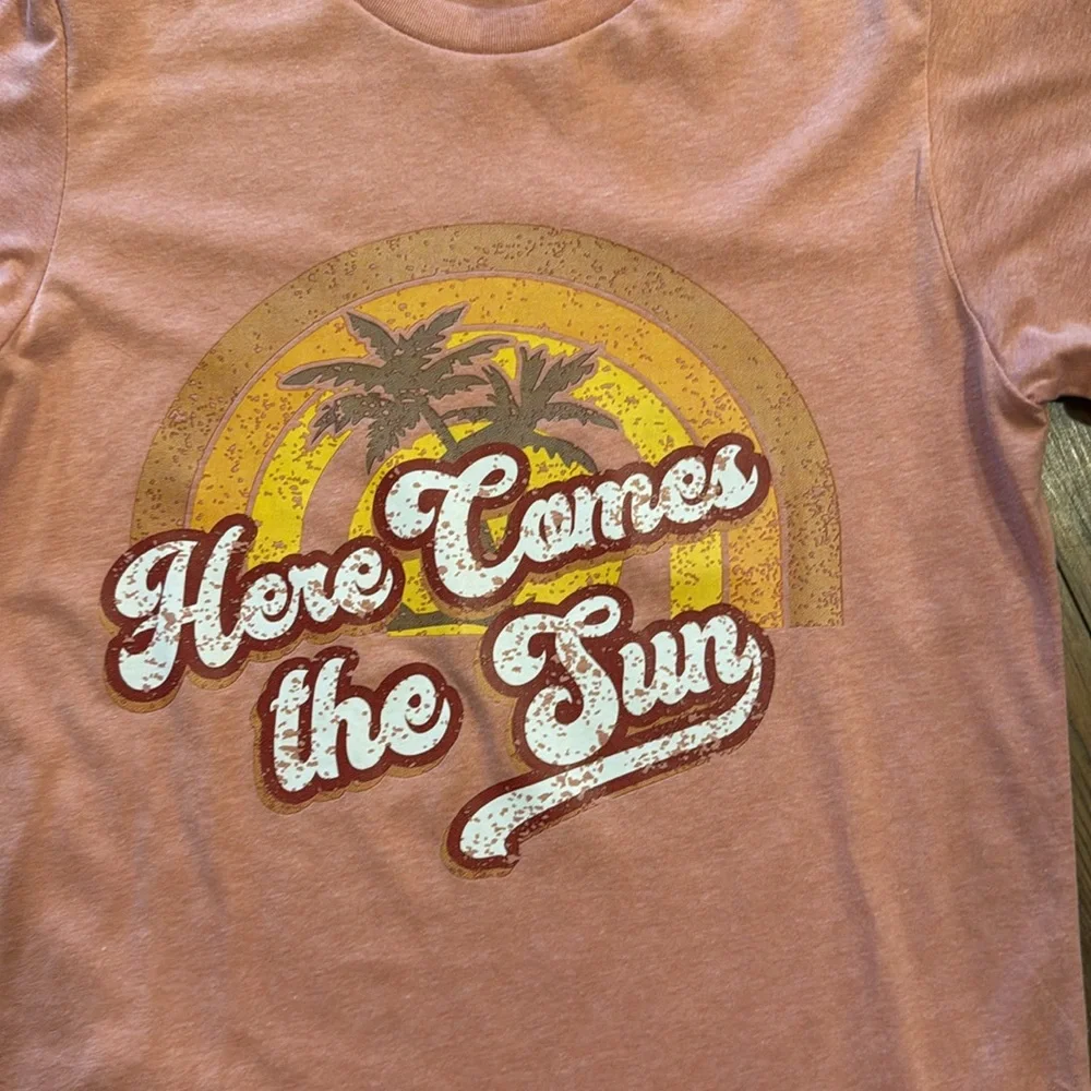 Retro T-Shirt - Picture 2 of 4